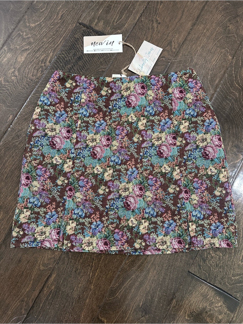 New In Floral Brocade Mini Skirt - Multicolor